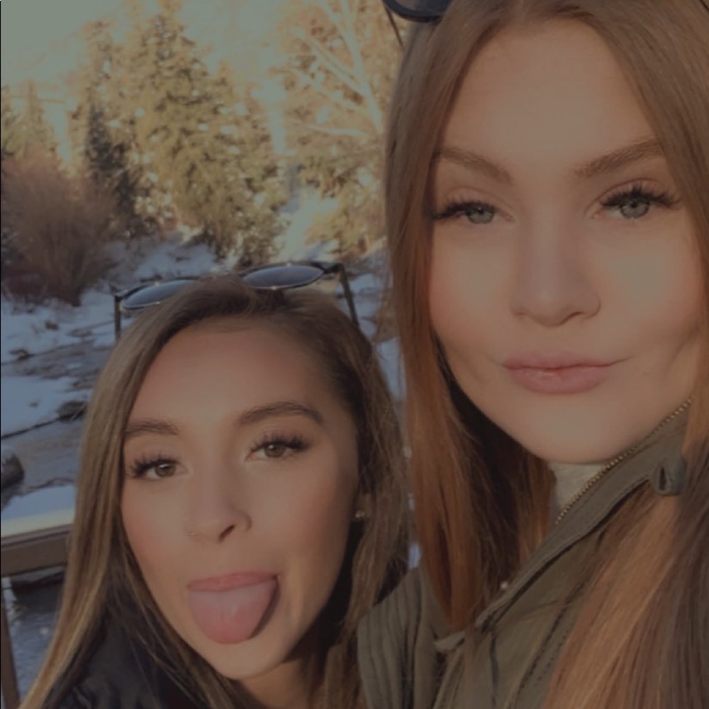 Meet your Posher, Brenna